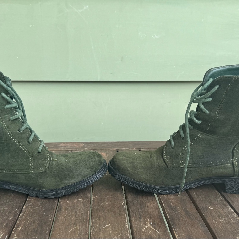Green Lace-Up Boots - Picture 5 of 8